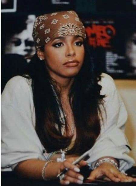 90s Fashion Aaliyah Outfits With Bandana Hugoeatonteleworm