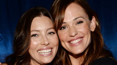 What You Didn T Know About Jennifer Garner And Jessica Biel S Relationship