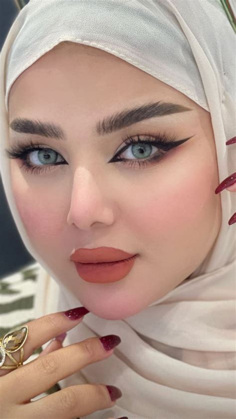 Beautiful Arab Women Beautiful Eyes Beautiful Asian Middle Eastern Makeup Funny Fruit