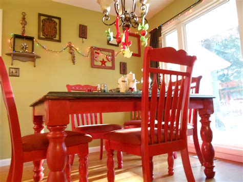 <== me too, most of my stuff is red at this time. StaceysGreatAdventure: Refinishing a Kitchen Table