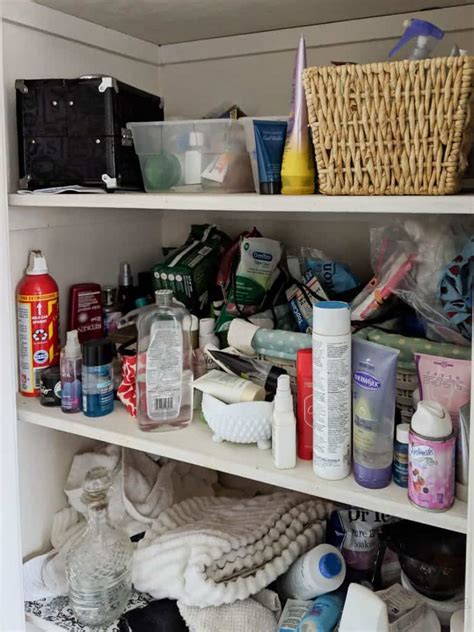 If linen storage space is limited, decorate the bathroom with towels. Easy Tips and Tricks for Bathroom Closet Organization ...