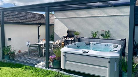 Hot Tub Shelter Ideas 11 Enclosures Canopies And More Gardeningetc