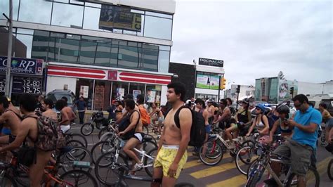 Ciclistas Desnudos En Puebla World Naked Bike Ride Youtube