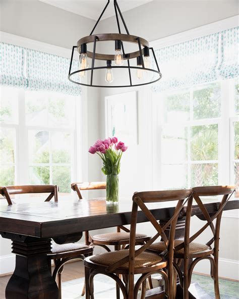 9 Modern Farmhouse Dining Room Lighting Creating A Cozy And Inviting