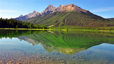 Картинка горы лето Озеро природа пейзаж 1920x1080 скачать обои на