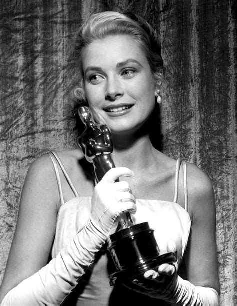 Grace kelly was the princess of monaco and a former actress who registered some award winning performances. Cinema Style: Grace Kelly Style