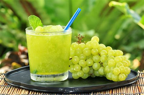 Raw Vegan Green Grape Slushy Raw Edibles