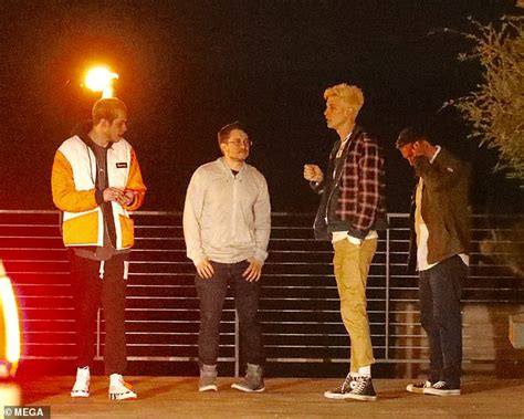 At some point, according to kelly himself, they crossed paths. Pete Davidson has dinner with Machine Gun Kelly in Malibu ...