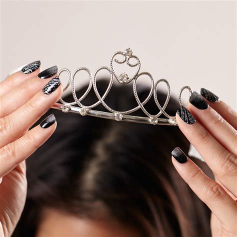 Put On A Tiara And Party On With These Impress Accent Nails In ‘flash Mob’ Broadway Nails