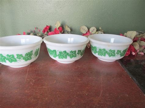 Bowls Hazel Atlas Green Ivy Vintage Set Of Milk Glass Etsy