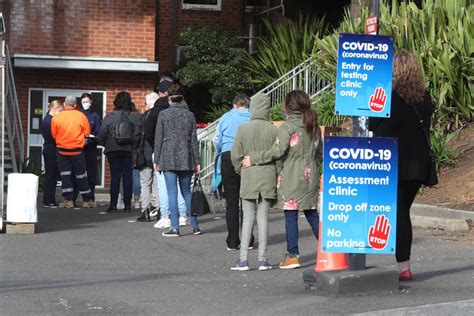 Two households or groups of up to six people are now able to meet outside. 5 new cases of COVID-19 linked to Northern Beaches ...