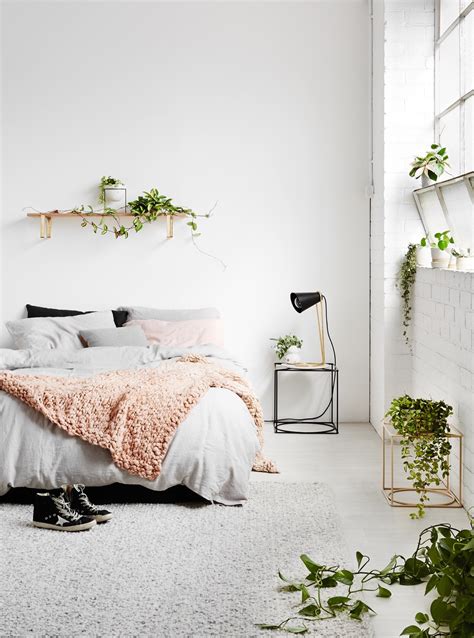 There are lots of neat ways to make plant space in small bedrooms, even if you can't use a window frame. 40 Serenely Minimalist Bedrooms To Help You Embrace Simple ...