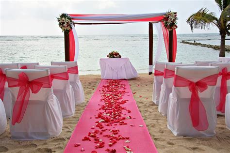 Hilton on pensacola beach wedding. Outdoor aisle hire - Articles - Easy Weddings