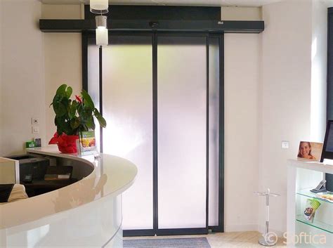 Parfait pour les petites pièces, la porte peut être vitrée pour vous apporter de l'ouverture et luminosité. Porte d'intérieure / coulissante / en aluminium ...