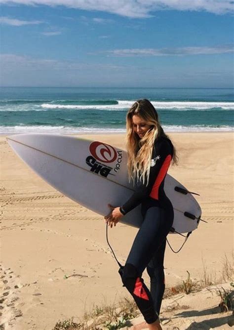 Pin De Nicole Branten Em Surfer Paradise Surfistas Femininas Roupas De Surf Garotas Surfistas