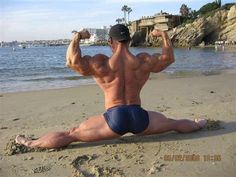 Splits By The Beach Bodybuilding Fitness Inspiration Muscle