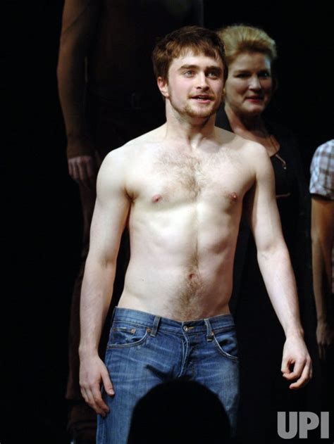 Photo Daniel Radcliffe Makes Broadway Debut In Equus Nyp2008092533