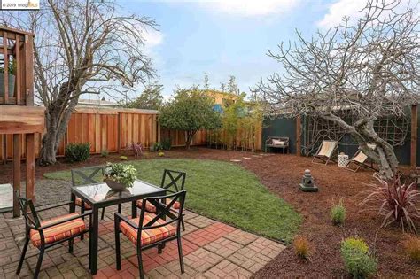 The flight deck, located in downtown oakland, serves as a diverse arts & entertainment center, including an art gallery, performance venue. 552 North St, Oakland, CA 94609 - 2 beds/1 bath | Backyard ...