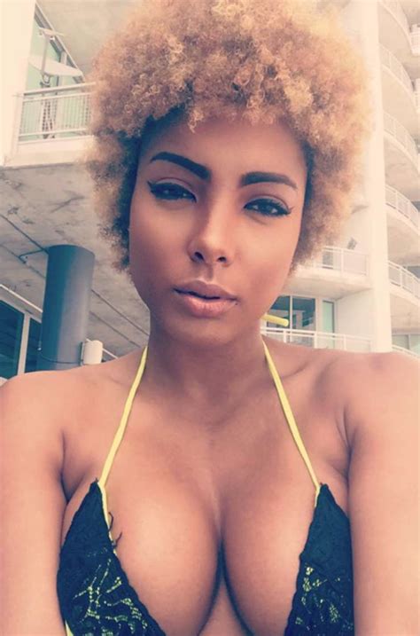 Hencha Voigt From Wags Miami Stars Got Milk Brush Wags Miami Blond