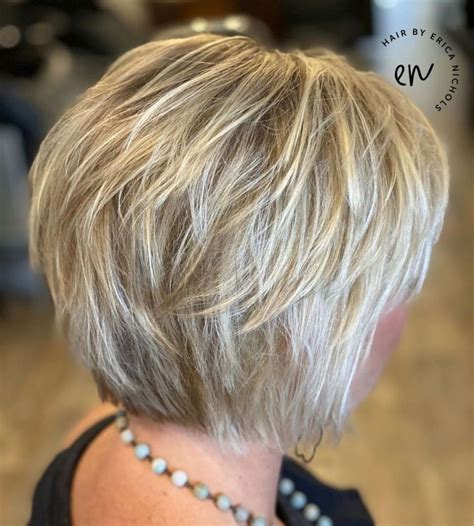 Feathered Jaw Length Bob For Fine Hair In 2020 Short