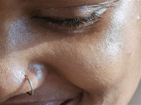 Kolczyk W Nosie Aspekty Zdrowotne Czy Piercing Nosa Boli Zdrowie