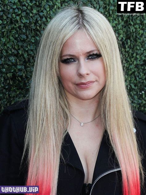Top Avril Lavigne Flaunts Her Sexy Boobs At Varietys 2021 Music Hitmakers Brunch In La 80 Photos