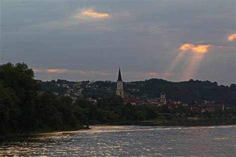 Sie möchten eine wohnung in vilshofen kaufen? Vilshofen an der Donau, Stadtpfarrkirche St. Johannes der ...