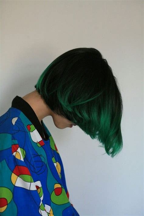 Green Highlightsdip Dye Short Hair Color Hair Styles Green Hair