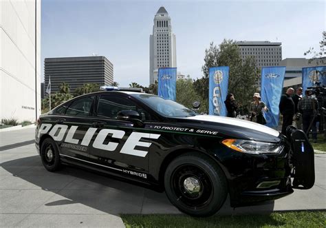 Ford Police Responder Hybrid Sedan Industry First Lapd And Ford