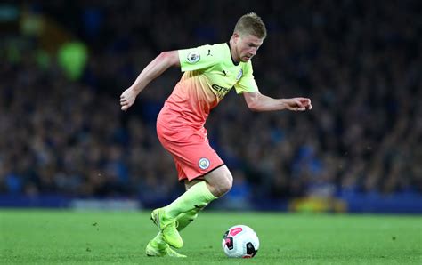 Manchester City Fans React As Kevin De Bruyne Suffers Groin Injury