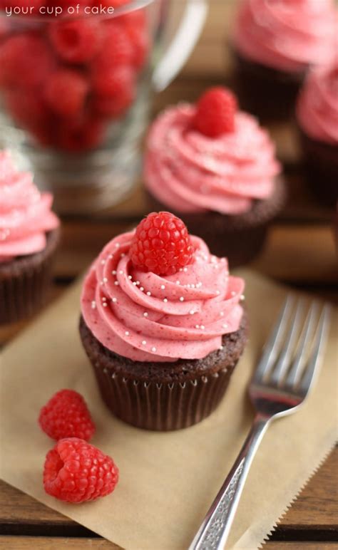 See full list on foodnetwork.com Raspberry Hot Chocolate Cupcakes - Your Cup of Cake