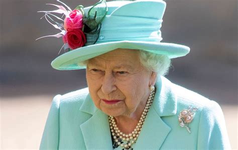 Regina Elisabeta Sub Supraveghere Medicală Medicii Sunt îngrijorați