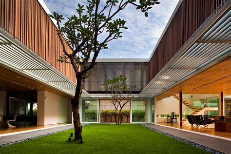 Central Courtyard Home Creates An Oasis For Light And Air