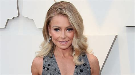 Kelly Ripa Will Write Her First Ever Book Next Year Promises Funny
