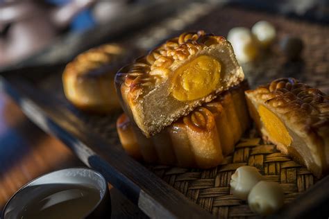 For mooncake festival 2020, marina bay sands presents four novel delights by executive pastry chef antonio benites. Mooncake - Dine Philippines