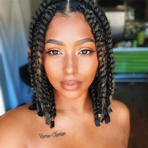 From box braids to fulani braids with beads, you can rock out in this hairstyle. 21 Endearing Jumbo Box Braids to Look Amazing - Haircuts & Hairstyles 2021