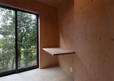 Fly Out House By Tatsuyuki Takagi Balances Over A Concrete Wall