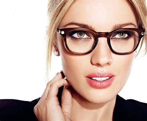 Makeup Tips For Girls Who Wear Glasses In 2019 Glasses For Long Faces