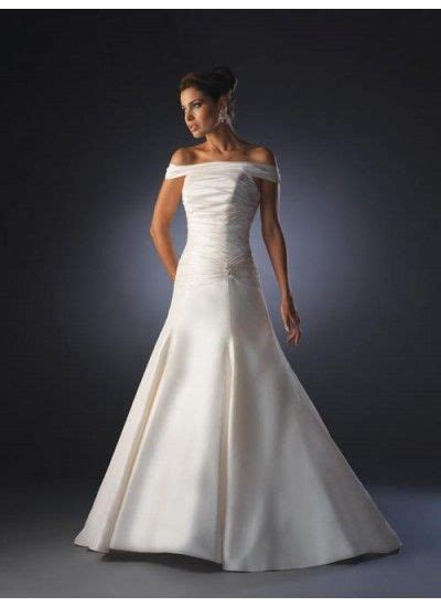 Der berühmten opernfigur zeichnet sich durch den schulterfreie schnitt aus und wirkt sehr feminin. Pin auf hochzeit