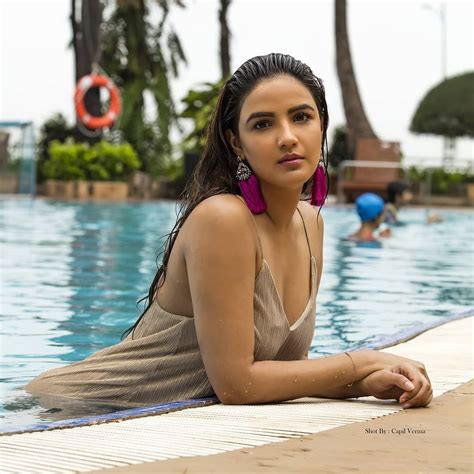 Jasmin Bhasin Sultry Looks Prove That She’s The Hottest Gal In This Season Of Khatron Ke Khiladi