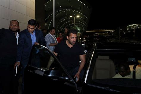Salman Khan Arrives In Dubai For Bollywood Event Arabian Business