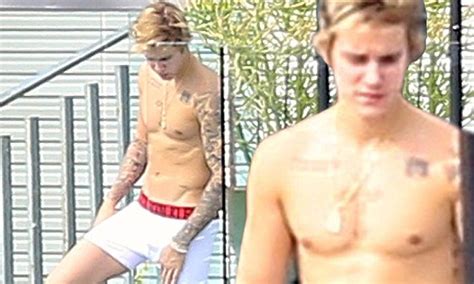 Justin Bieber Struts Around In Calvin Klein Underwear For A Swim With Friends Daily Mail Online