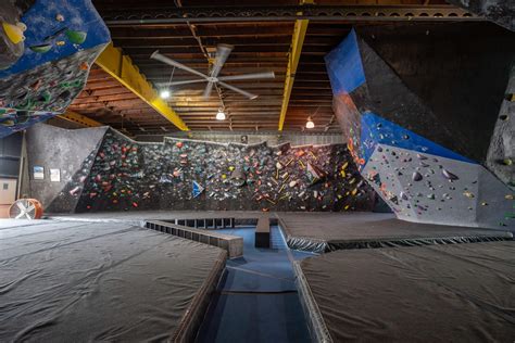 Hangar 18 Californias Most Affordable Indoor Rock Climbing Gyms