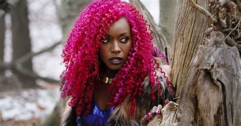 Titans Season 2 Anna Diop Previews Starfires New Look Video