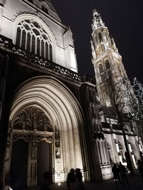 Linksboven op de rand van. Kathedraal Antwerpen | Kathedraal, Gebouwen, Antwerpen