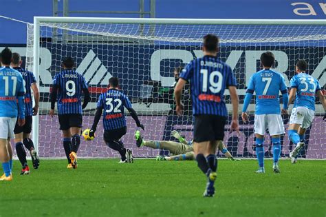Mateo messina go fly a kite. Atalanta - Napoli | Copa Italia: Zapata arrasa al Nápoles ...