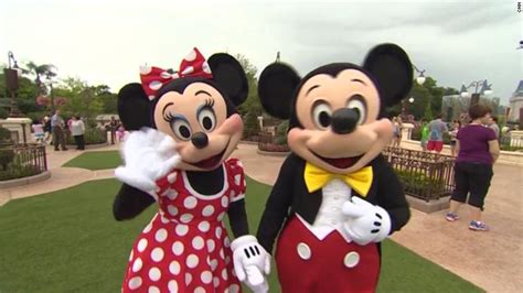 Its Mickey And Minnie Mouses 91st ‘birthday Wink News