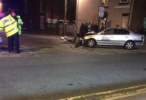 Rochdale News News Headlines Six People Injured After A Car Crash