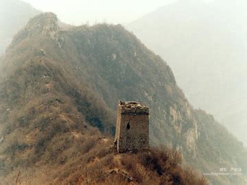 It goes from the westernmost part of xinjiang and until the southernmost part of north korea. How Long Did It Take To Build The Great Wall of China?
