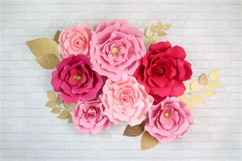 Make sure to watch the quick video to see exactly how i rolled the cricut flowers. How to Make Large Paper Flowers | Paper flower patterns ...